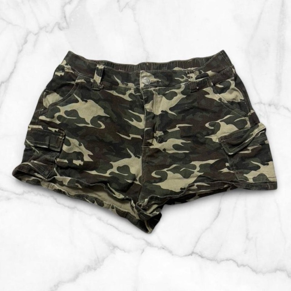 🌲Almost Famous Camo Demin, Cargo Shorts w/ Elastic Waistband 🌲